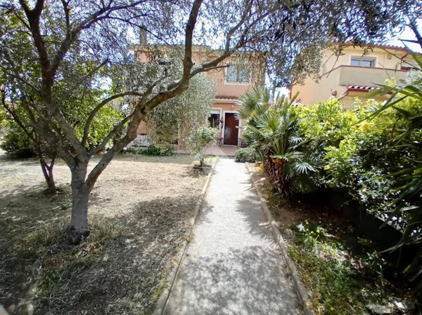 casa indipendente in vendita a Capoterra in zona La Maddalena
