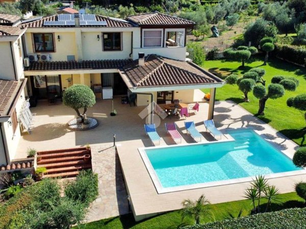 casa indipendente in vendita a Capoterra in zona Poggio dei Pini