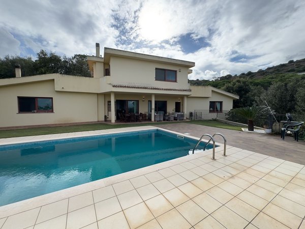 casa indipendente in vendita a Capoterra in zona Poggio dei Pini