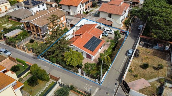 casa indipendente in vendita a Capoterra in zona Frutti D'oro