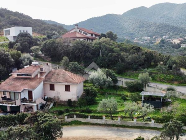 casa indipendente in vendita a Capoterra in zona Poggio dei Pini