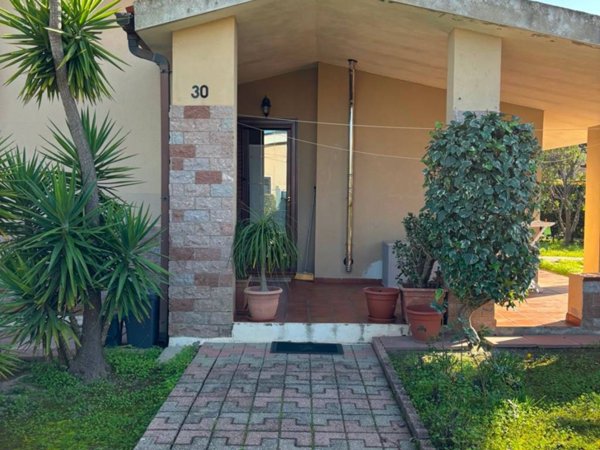 casa indipendente in vendita a Capoterra in zona Poggio dei Pini