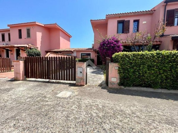 casa indipendente in vendita a Capoterra in zona La Maddalena