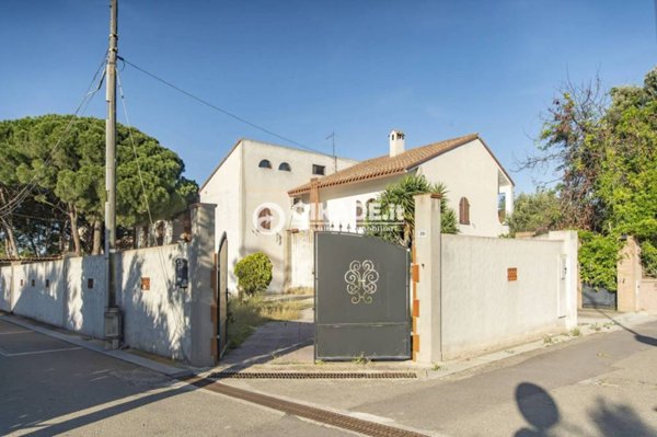 casa indipendente in vendita a Capoterra in zona La Maddalena
