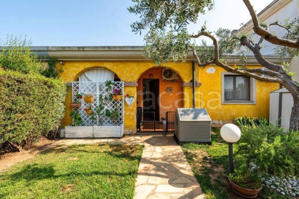 casa indipendente in vendita a Capoterra in zona La Maddalena