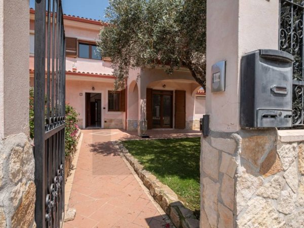 casa indipendente in vendita a Capoterra in zona La Maddalena