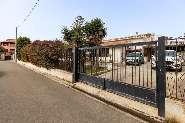 casa indipendente in vendita a Capoterra