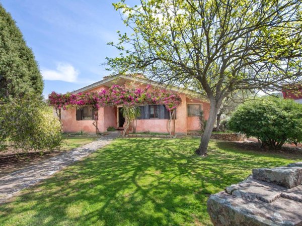 casa indipendente in vendita a Capoterra in zona Poggio dei Pini