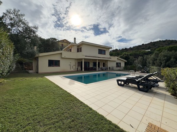 casa indipendente in vendita a Capoterra in zona Poggio dei Pini