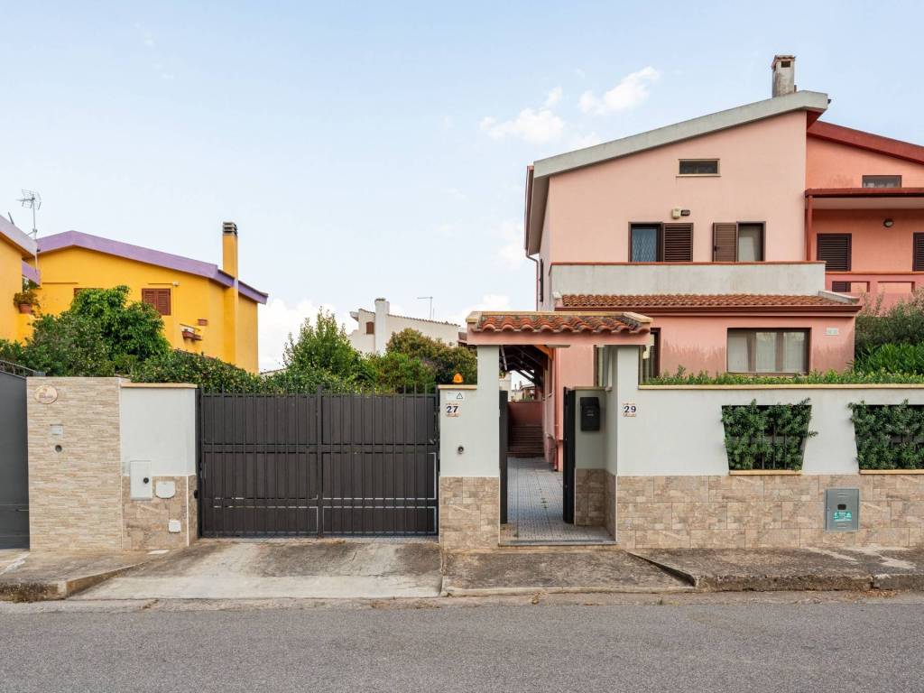 casa indipendente in vendita a Capoterra in zona La Maddalena