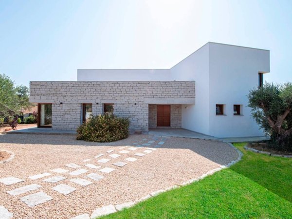 casa indipendente in vendita a Capoterra in zona Poggio dei Pini
