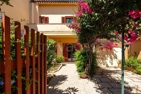 casa indipendente in vendita a Capoterra in zona La Maddalena