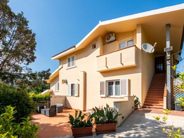 casa indipendente in vendita a Capoterra in zona Poggio dei Pini