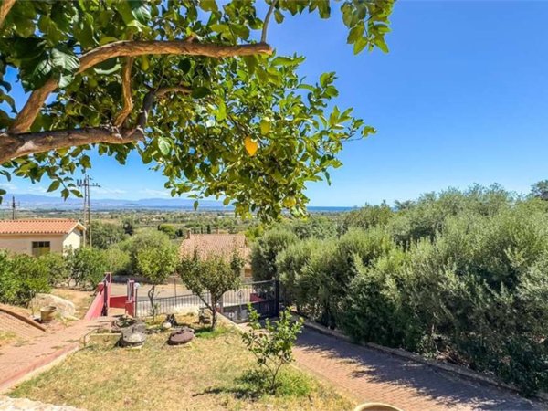 casa indipendente in vendita a Capoterra in zona Poggio dei Pini