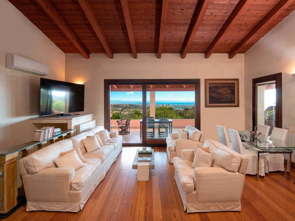 casa indipendente in vendita a Capoterra in zona Poggio dei Pini