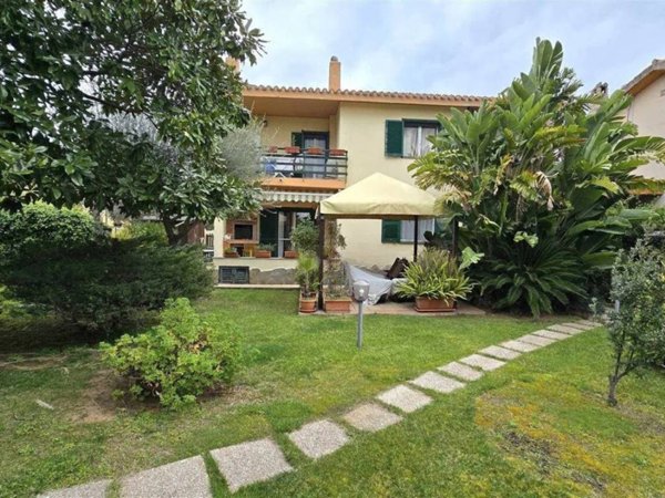 casa indipendente in vendita a Capoterra in zona La Maddalena