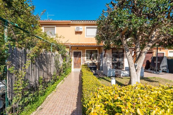 casa indipendente in vendita a Capoterra in zona La Maddalena