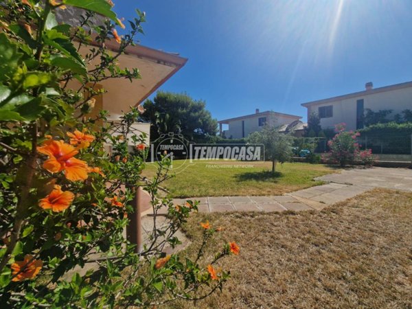 casa indipendente in vendita a Capoterra in zona Frutti D'oro