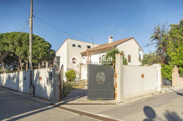 casa indipendente in vendita a Capoterra in zona Frutti D'oro