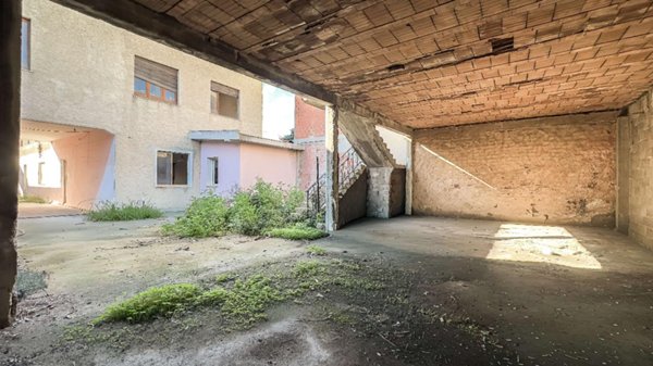 locale di sgombero in vendita a Capoterra