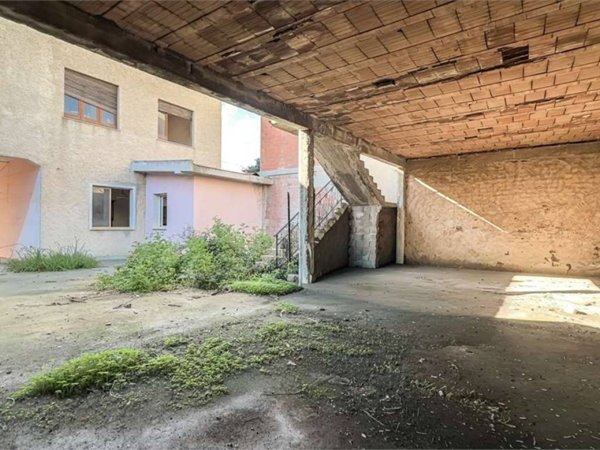 intera palazzina in vendita a Capoterra
