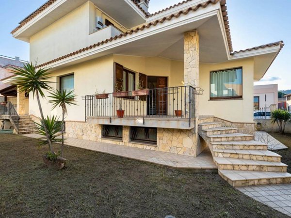 casa indipendente in vendita a Capoterra