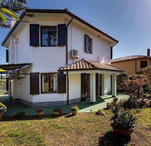 casa indipendente in vendita a Capoterra in zona La Maddalena