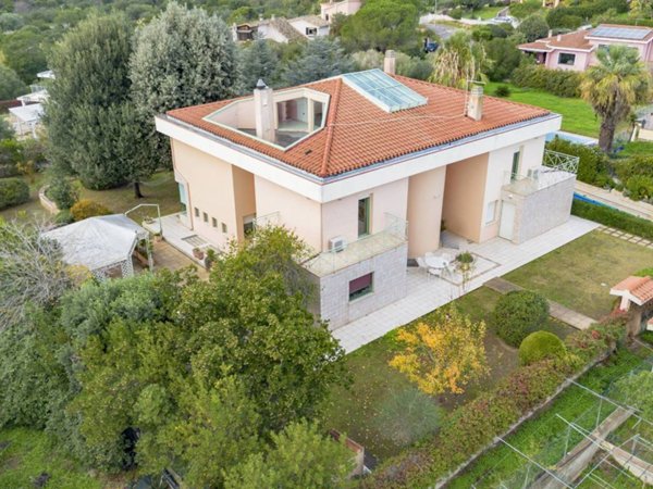 casa indipendente in vendita a Capoterra in zona Poggio dei Pini