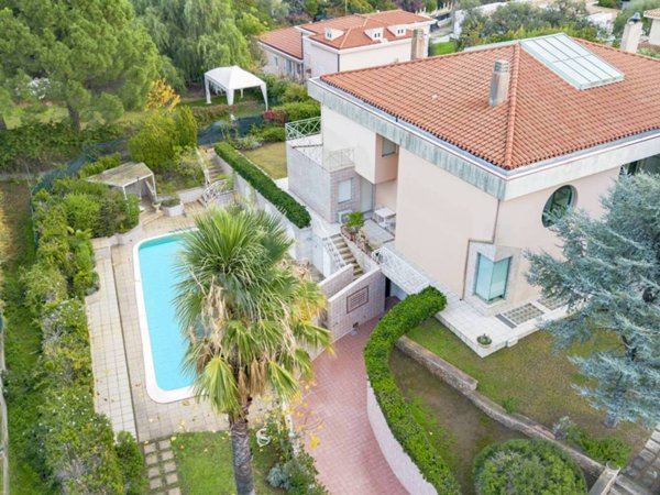 casa indipendente in vendita a Capoterra in zona Poggio dei Pini