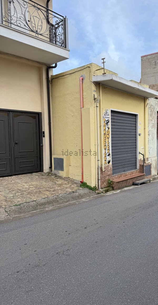 locale commerciale in vendita a Capoterra