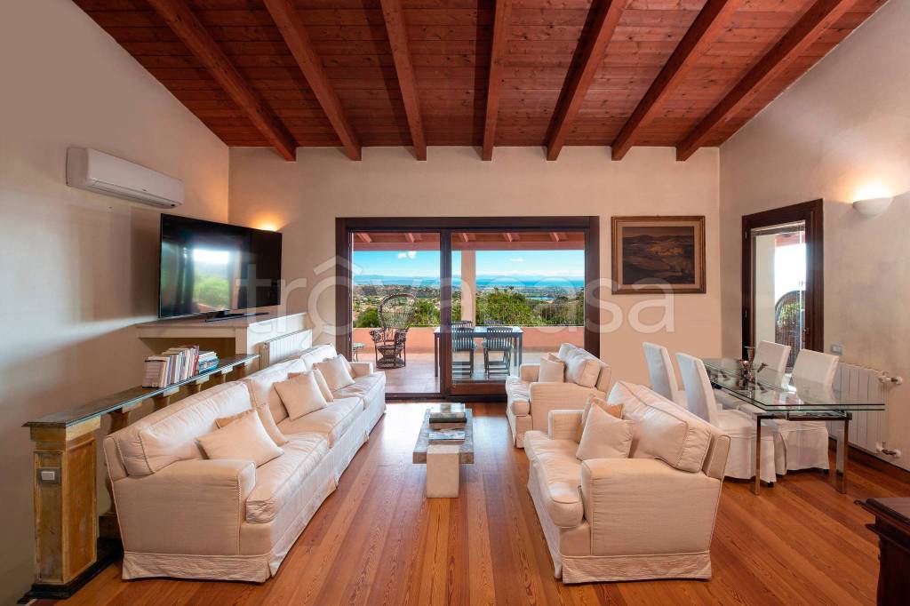 casa indipendente in vendita a Capoterra in zona Poggio dei Pini