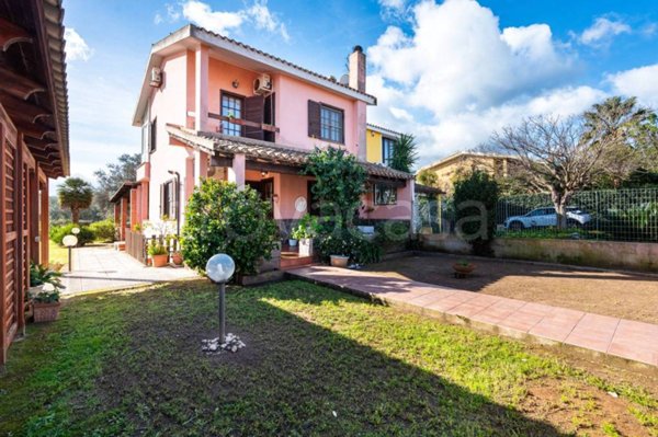 casa indipendente in vendita a Capoterra in zona Poggio dei Pini