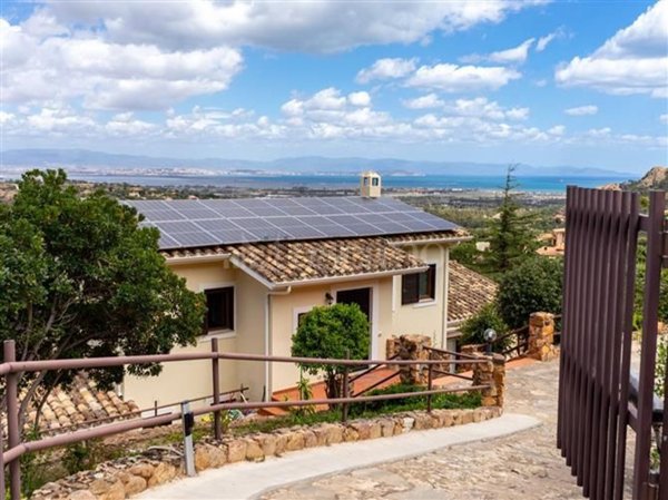 casa indipendente in vendita a Capoterra in zona Poggio dei Pini