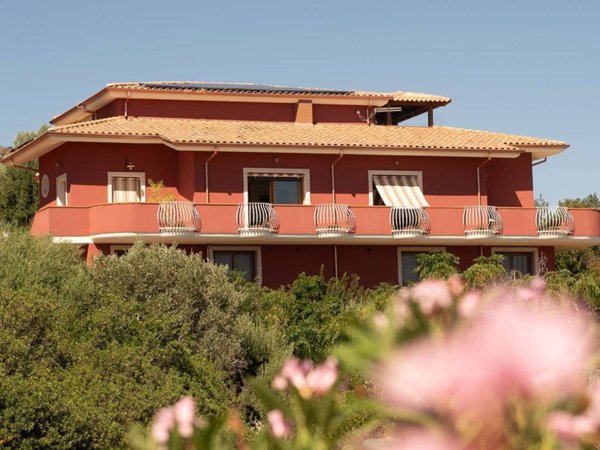 casa indipendente in vendita a Capoterra in zona Poggio dei Pini