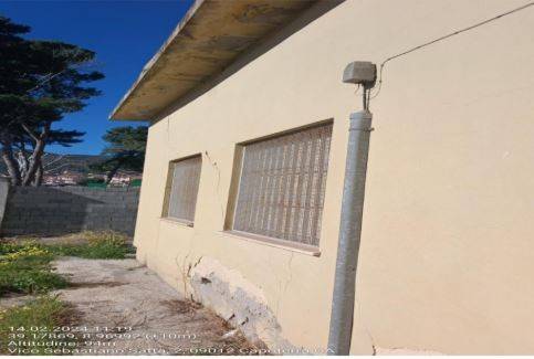 locale commerciale in vendita a Capoterra