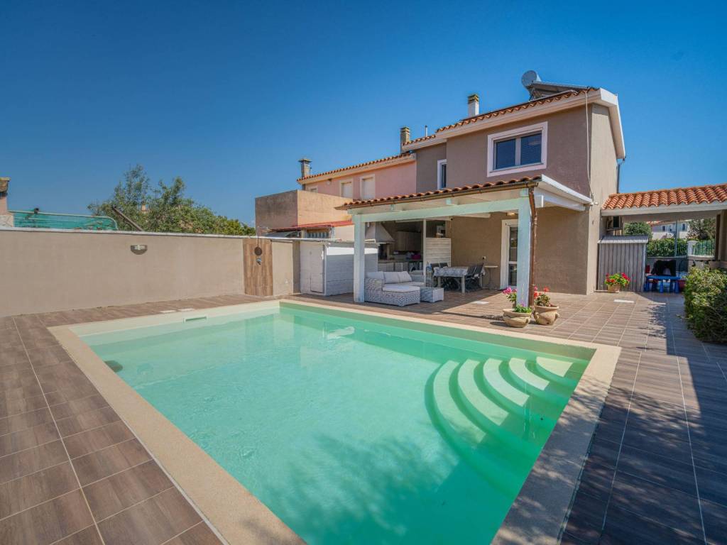 casa indipendente in vendita a Capoterra in zona La Maddalena