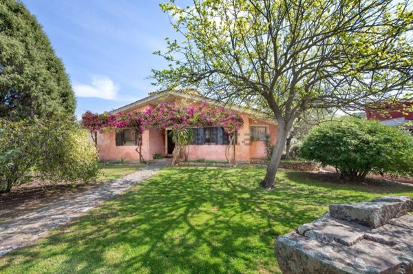 casa indipendente in vendita a Capoterra in zona Poggio dei Pini