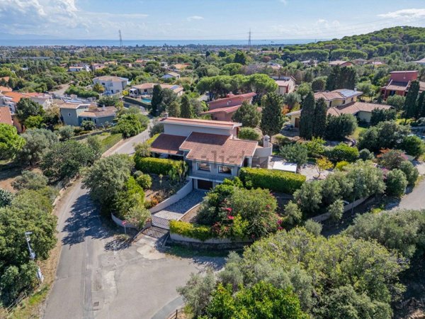 casa indipendente in vendita a Capoterra in zona Poggio dei Pini
