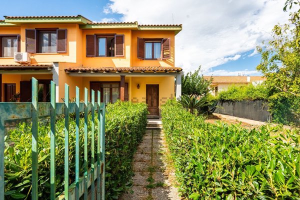 casa indipendente in vendita a Capoterra in zona La Maddalena