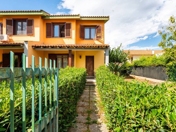 casa indipendente in vendita a Capoterra in zona La Maddalena