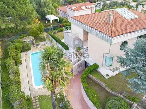 casa indipendente in vendita a Capoterra in zona Poggio dei Pini