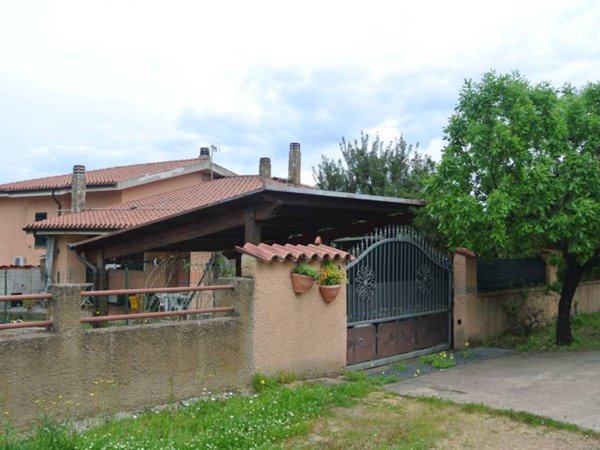 casa indipendente in vendita a Capoterra in zona Poggio dei Pini