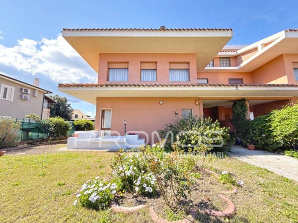 casa indipendente in vendita a Capoterra in zona La Maddalena