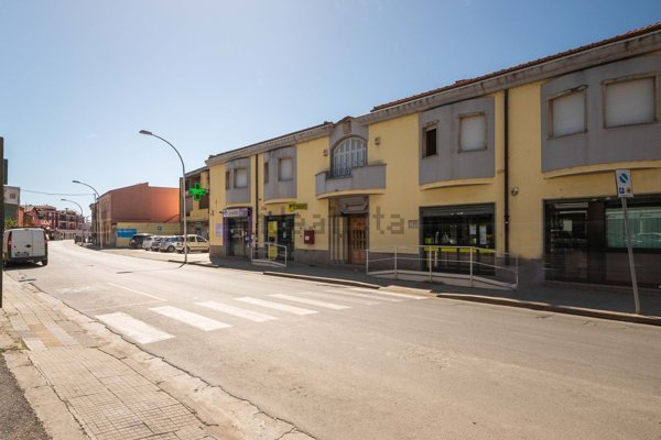 locale commerciale in vendita a Decimomannu