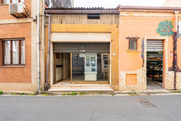 locale commerciale in vendita a Decimomannu