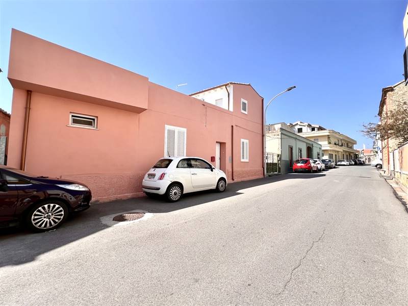 casa indipendente in vendita a Maracalagonis in zona Centro Storico