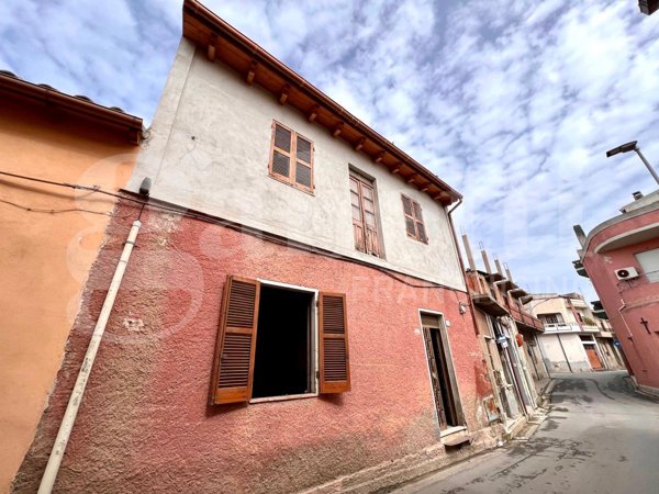 casa indipendente in vendita a Maracalagonis in zona Centro Storico