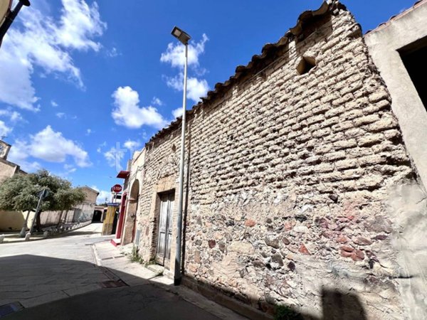 locale commerciale in vendita a Maracalagonis