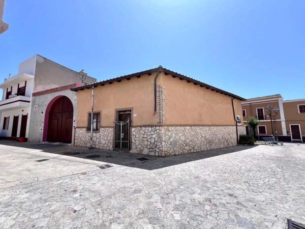 casa indipendente in vendita a Maracalagonis in zona Centro Storico