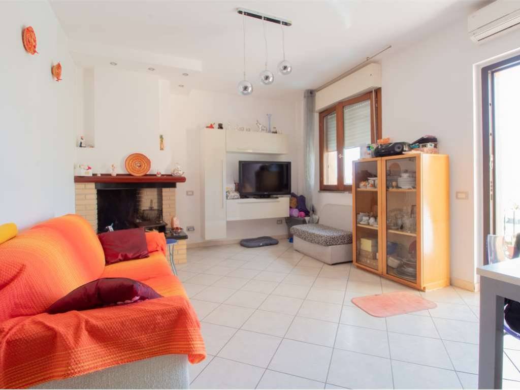 appartamento in vendita a Maracalagonis in zona Centro Storico